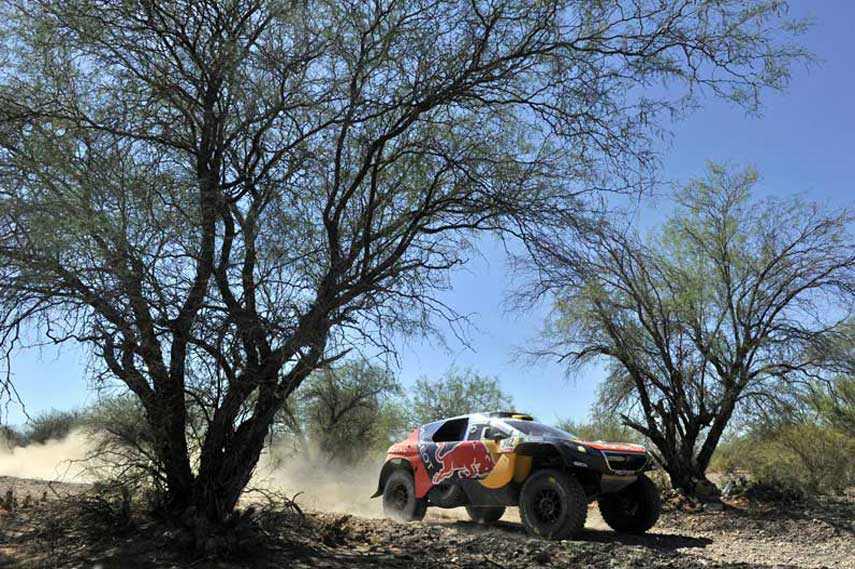 Stephane Peterhansel in his Peugeot