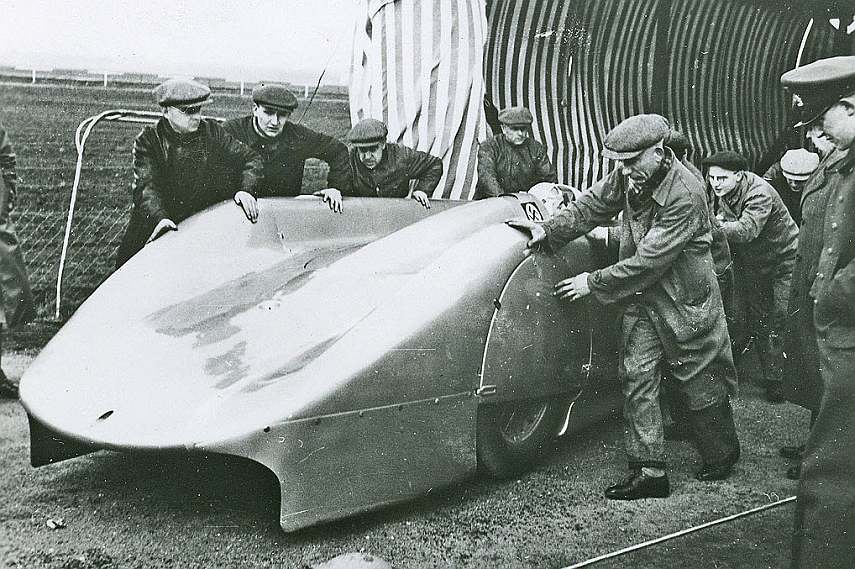 Rosemeyer's record car, January 1938