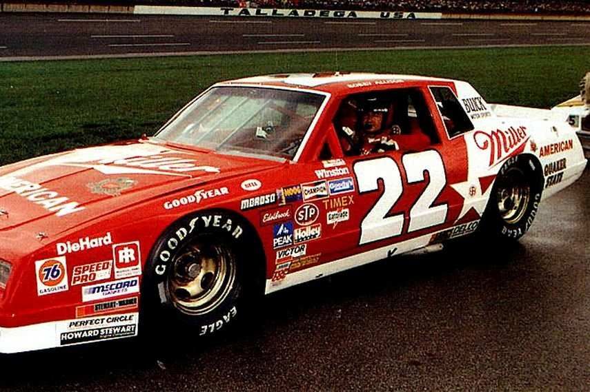 Bobby Allison in Buick LeSabre Bobby Allison, Buick LeSabre