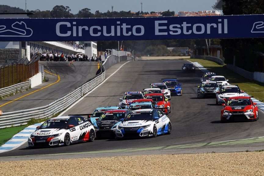 TCR International Series, race 1 at Estoril