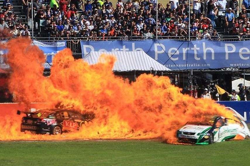 Barbagallo 2011 V8SC race, crash Reindler Owen