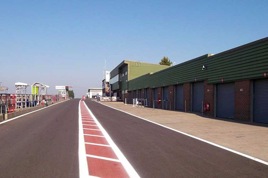 Garages and pit lane, Snetterton Circuit