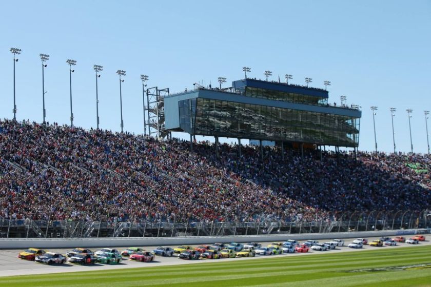 Cars racing, crowd cheering at Chicagoland Speedway, Joliet, Illinois