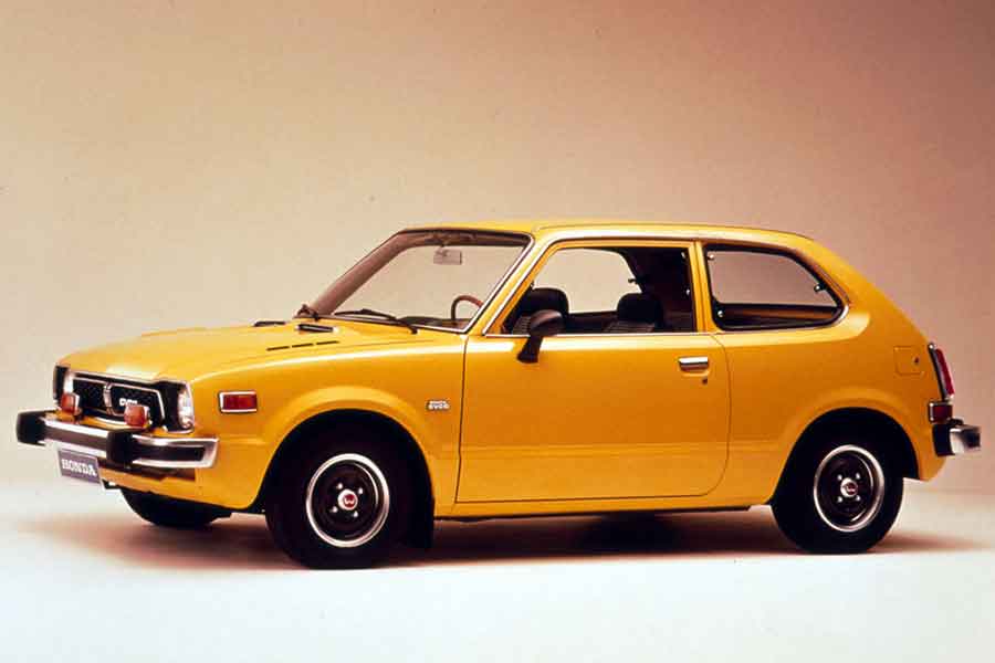 3 door Civic from 1972 Yellow 3 door Civic from 1972