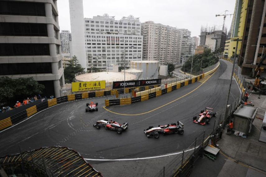 Racing at Guia Circuit, Melco hairpin 