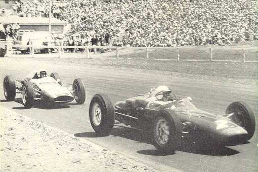 John Surtees and Bruce McLaren at 1963 New Zealand Grand Prix, Pukekohe Park Raceway