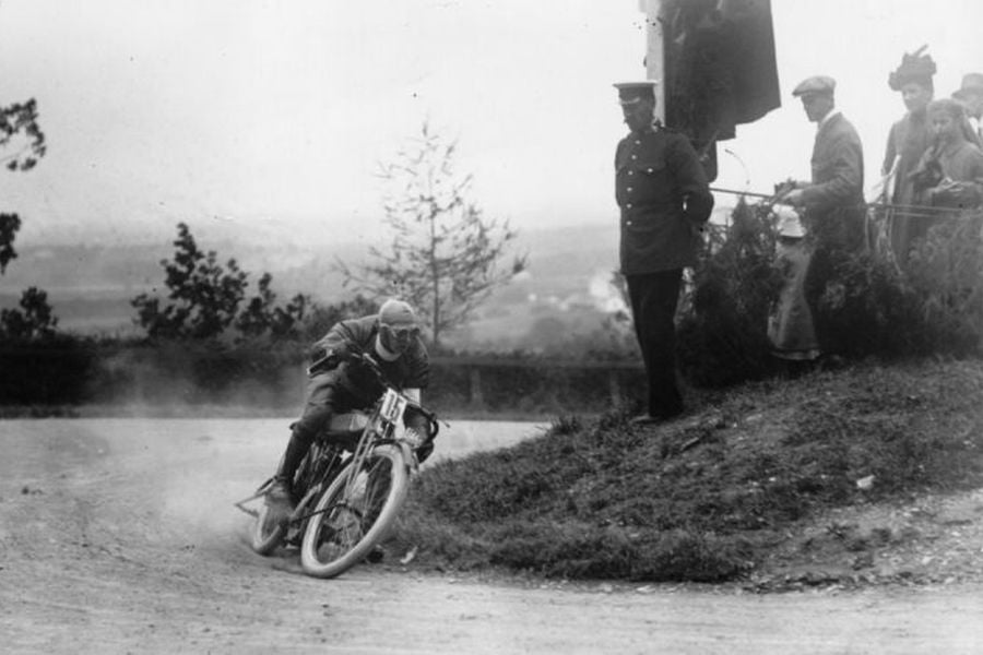 Isle of Man Tourist Trophy, black and white