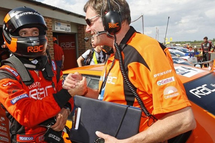 2009 BTCC champion Colin Turkington and team boss Dick Bennetts