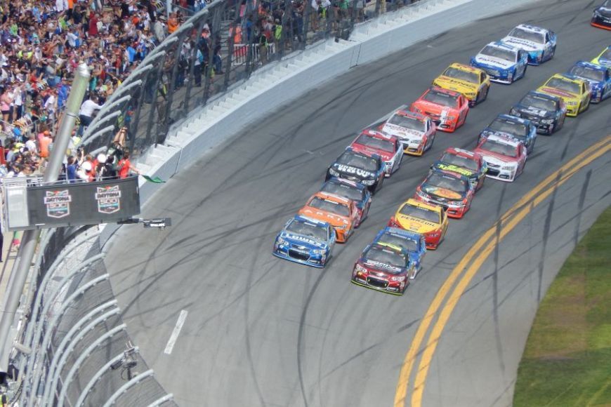 2015 Daytona 500 green flag