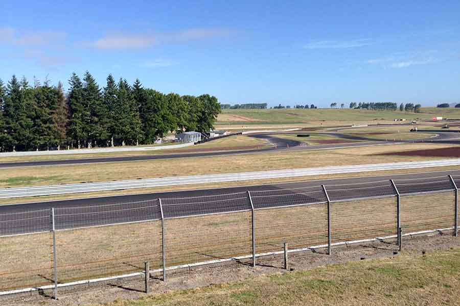 Bruce McLaren Motorsport Park panorama