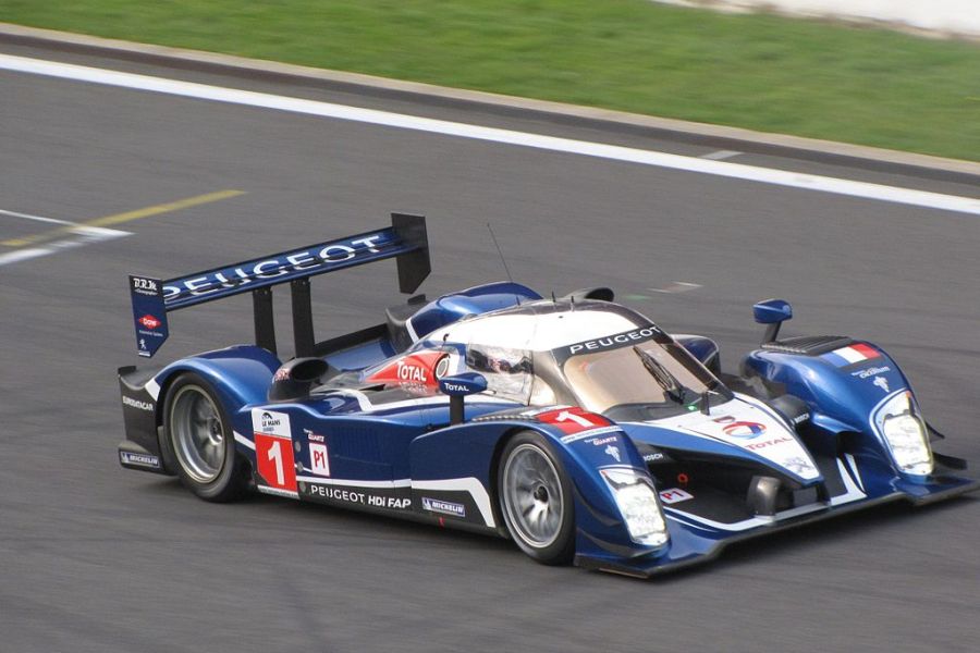 Peugeot 908 HDi FAP racing in 2010