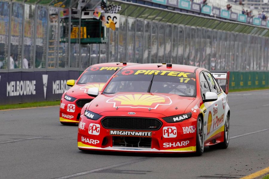 V8 Supercars Challenge Melbourne race 1