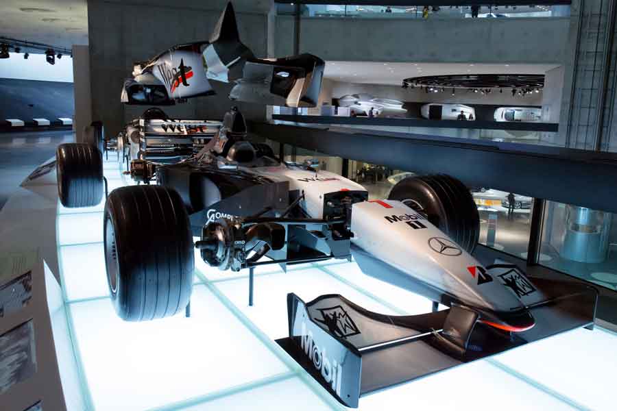 McLaren MP4 Mercedes Benz formula cars racing V10 engine 1999 mp4 häkkinen west page site