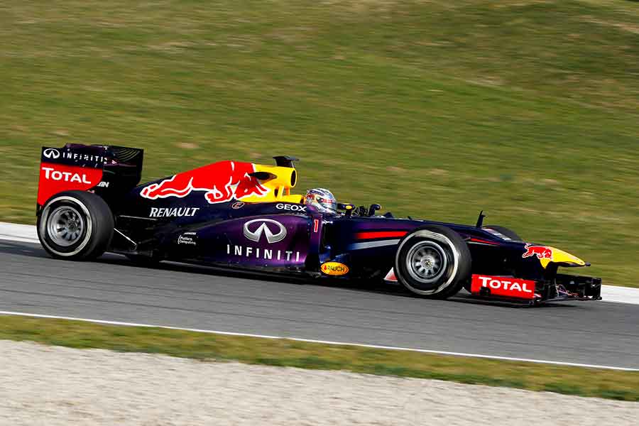 Red Bull RB9 Renault Infiniti 2013 racing engine Vettel Mark Webber formula grand prix race