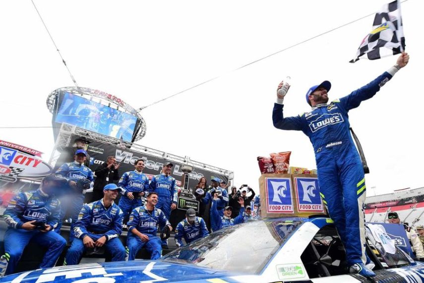 Jimmie Johnson wins Food City 500