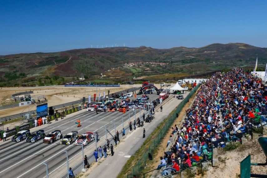 Twenty-two Supercars participated in Montalegre RX event