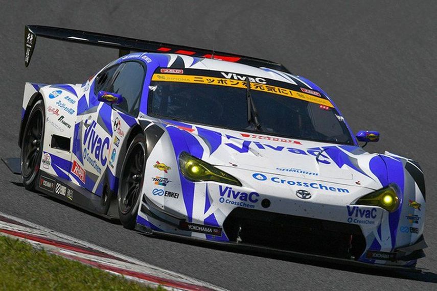 Autopolis GT300 class winners - #25 VivaC Toyota