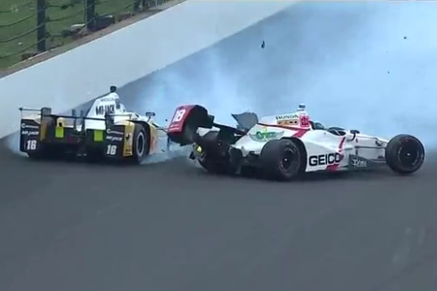 Oriol Servia and James Davison initiated a Big One on lap 183