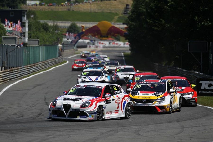 Start of the race 1 at Salzburgring
