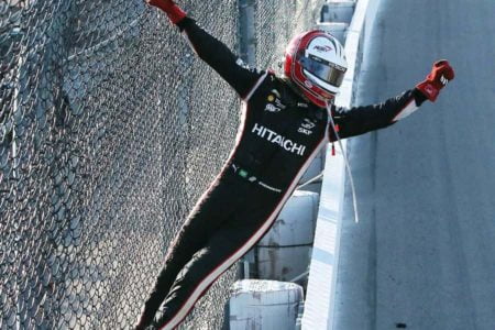 Helio Castroneves wins Iowa Corn 300