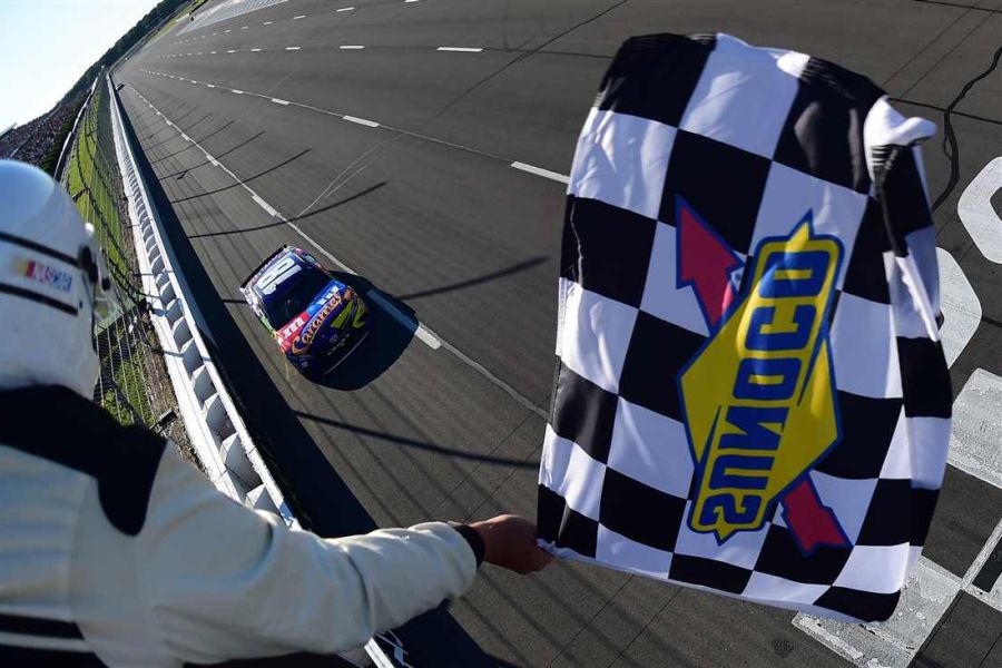 Kyle Busch wins at Pocono Raceway