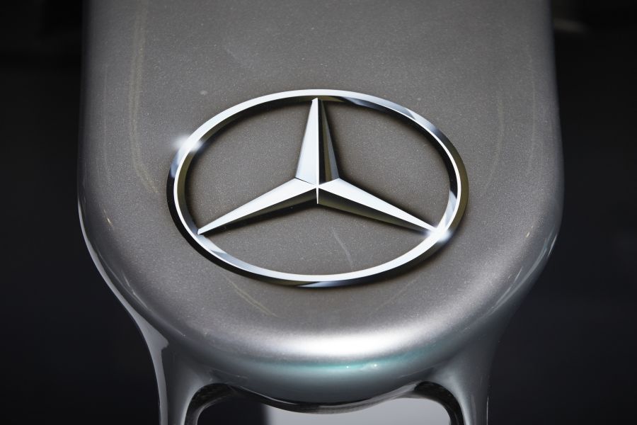 Mercedes-Benz logo