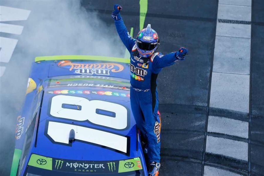 Kyle Busch wins at New Hampshire Motor Speedway