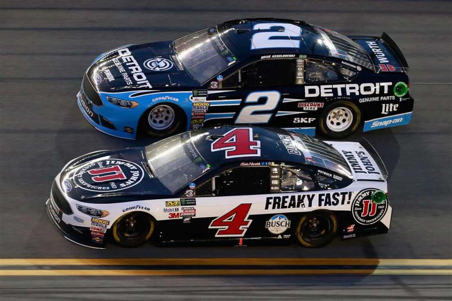Brad Keselowski, Kevin Harvick