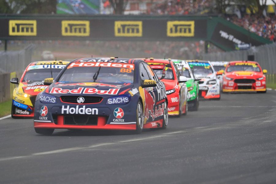 Jamie Whincup (#88 Holden) is entering season's finale as the championhip leader