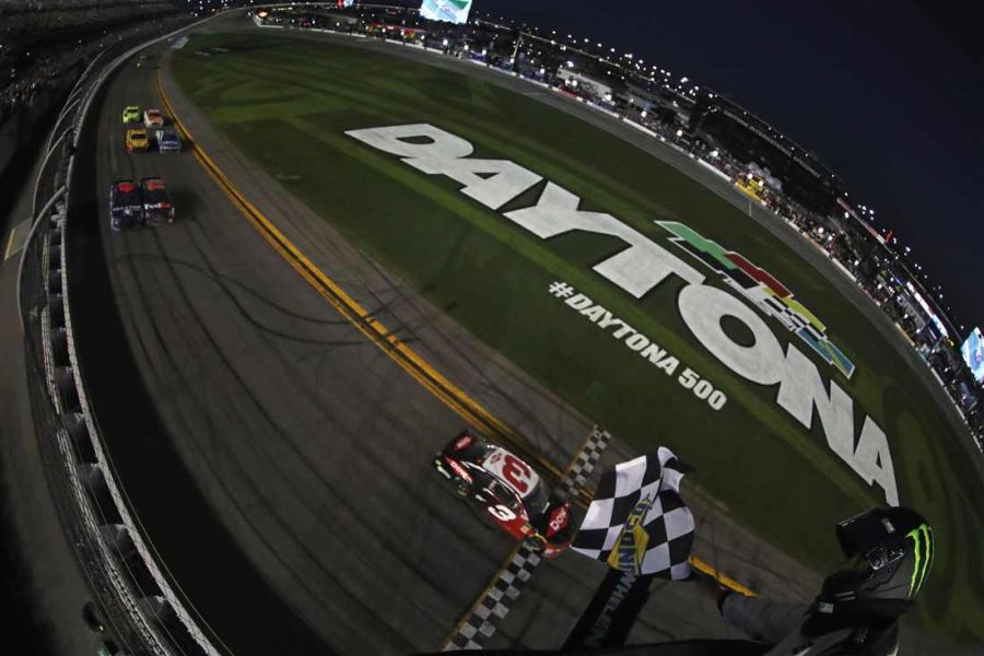 2018 Daytona 500, Austin Dillon wins