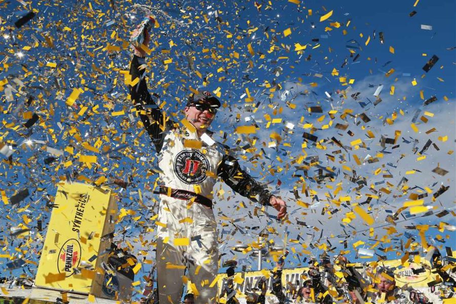 Kevin Harvick wins at Las Vegas