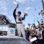 Kevin Harvick wins at ISM raceway, Phoenix