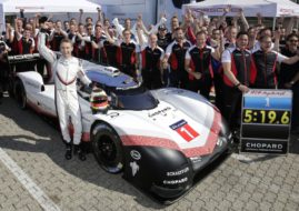 Timo Bernhard Porsche Nordschleife record