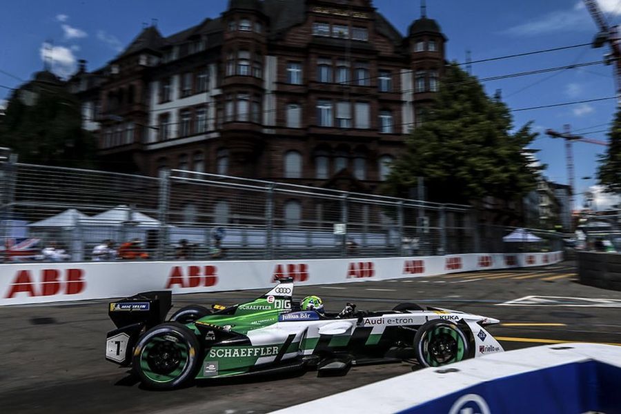 Lucas di Grassi wins Zurich ePrix