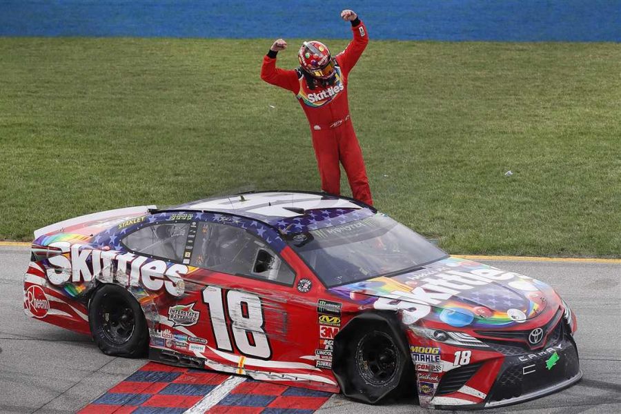 Kyle Busch wins Overton's 400 at Chicagoland