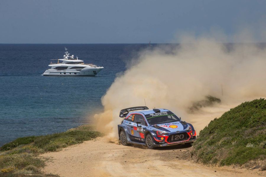 Thierry Neuville currently drives the #5 Hyundai i20 Coupe WRC