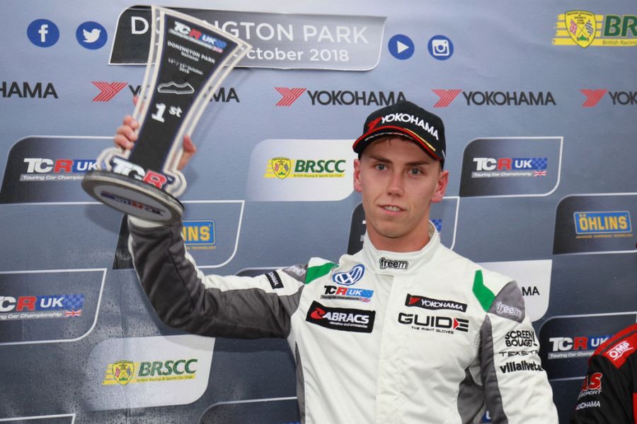 Daniel Lloyd TCR UK champion