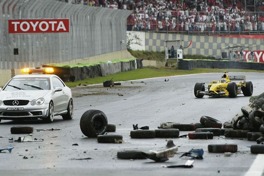 2003 Brazilian Grand Prix, Fernando Alonso crash