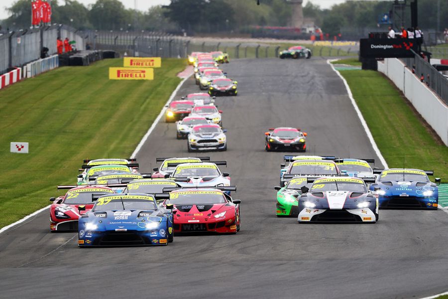 British GT Donington start
