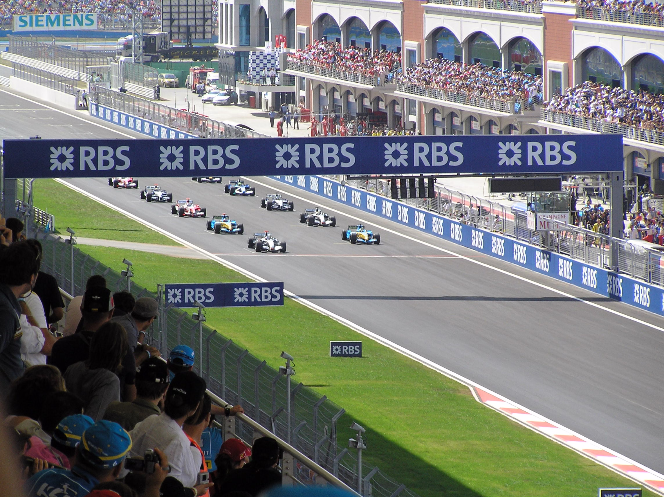 Formula 1 cars on the grid at the start of the 2005 Turkish Grand Prix at Istanbul Park